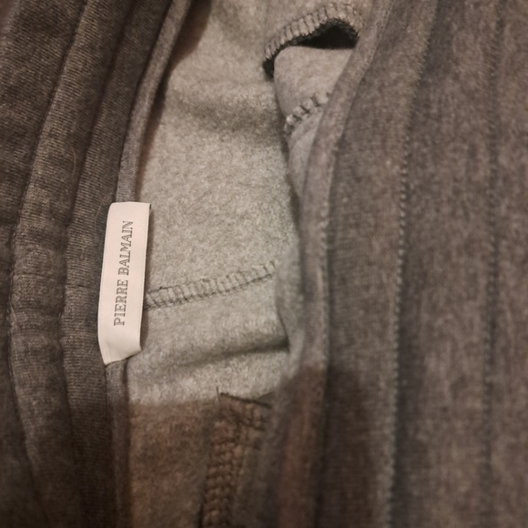 BALMAIN Sweatpants reg $1200 - Picture 6 of 6